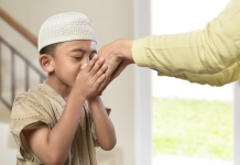 25 Quotes about Parents - Mufti Menk